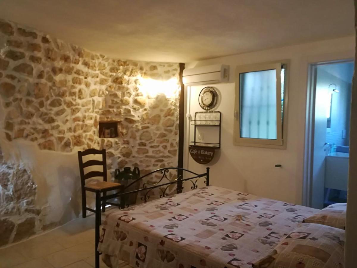 Trullo Alessandro E Villa Raffaela Сан-Вито-деи- Норманни Экстерьер фото
